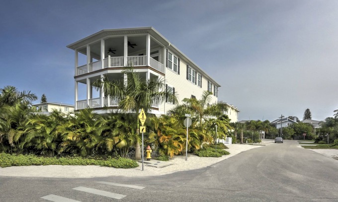 Anna Maria Casa | Anna Maria Piscina climatizada W / Spa 5 Bed Bath 4. 5 a pie de playa