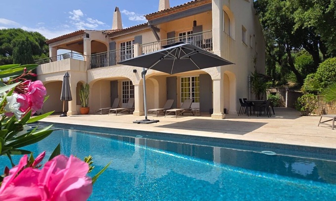 Plage de la Garonnette Villa | Villa de lujo y confortable con vistas panorámicas al mar, 220m2, piscina, orientación sur