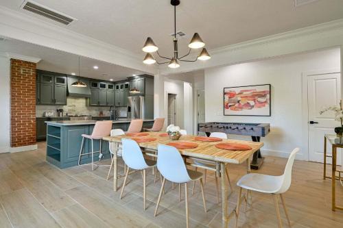 Central Oklahoma City Casa | Luxury and comfort for family or large group - close to OUHSC Downtown