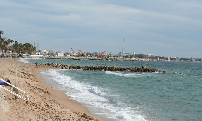 La Croix des Gardes Apartamento | Lujo y lujo, moderno apartamento con mágicas vistas al mar.