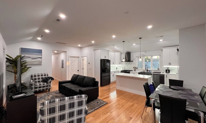 Danvers Apartamento | Luxury and Modern Apt near Mall/ Hospital