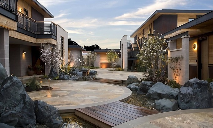 Yountville Casa | Luxury and Modern Retreat! Rooftop Pool, Bike Rental! Near Vineyards!