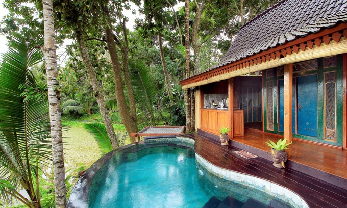 Sambahan Villa | Luxury Antique Villa w/ Outdoor Pool!