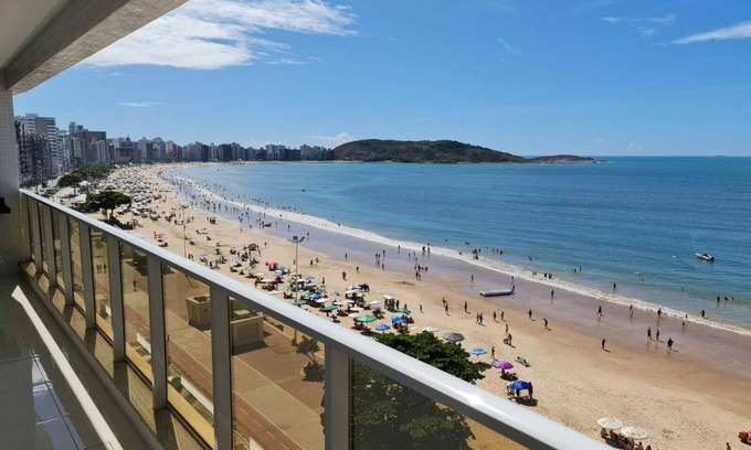Praia do Morro Apartamento | Apartamento de lujo, frente a la playa, 3 suites, 2 espacios de garaje