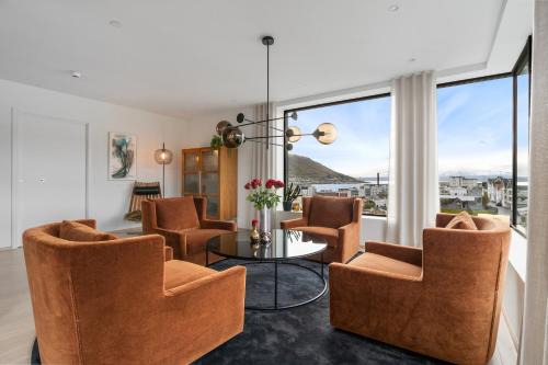 Tromso Apartamento | Luxury Apartment Downtown Tromsø with 2 Bedrooms and 2 Bathrooms and Parking