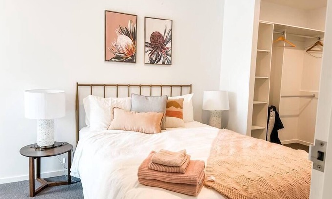 City East Apartamento | Metropol | CBD | Pool |Sleeps 7 | Pets