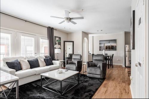 Downtown Oklahoma City Apartamento | Luxury Apartment in Bricktown Riverwalk