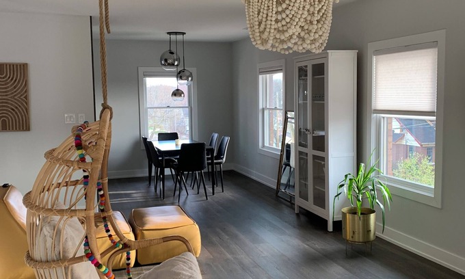 St. Charles Apartamento | Luxury Apartment in Historic Downtown Saint Charles.