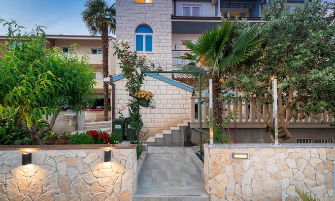 Mejasi Apartamento | Luxury Apartment Katarina with swimming pool, private parking