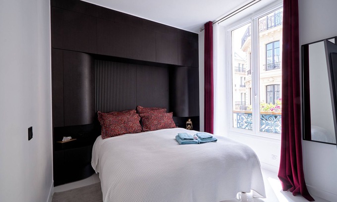 Champs-Elysees Apartamento | Luxury Apartment Les Champs-Élysées