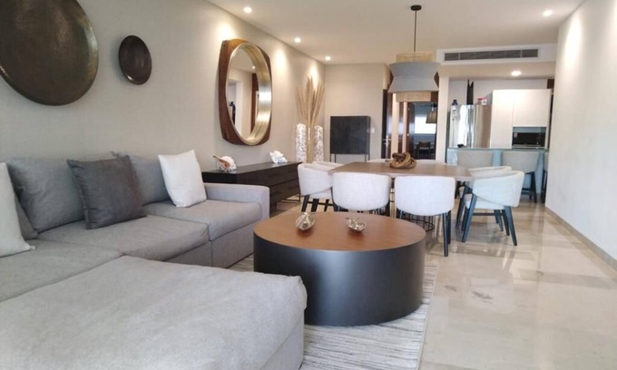 Hopelchen Apartamento | Luxury apartment w/private jacuzzi and ocean views