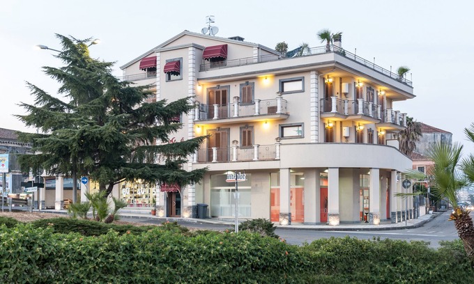 Coste Apartamento | Luxuri apartamento cerca del mar y el Etna
