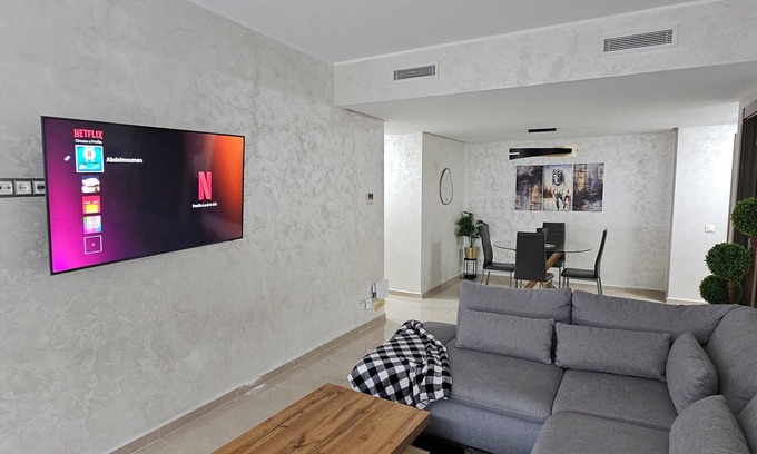 Branes Apartamento | Luxury apartment near TGV station and the beach.