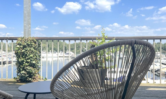 Maasbommel Apartamento | Luxury apartment overlooking the water