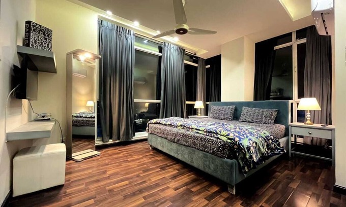 G-7 Sector Apartamento | Luxury Apartment w/ City View