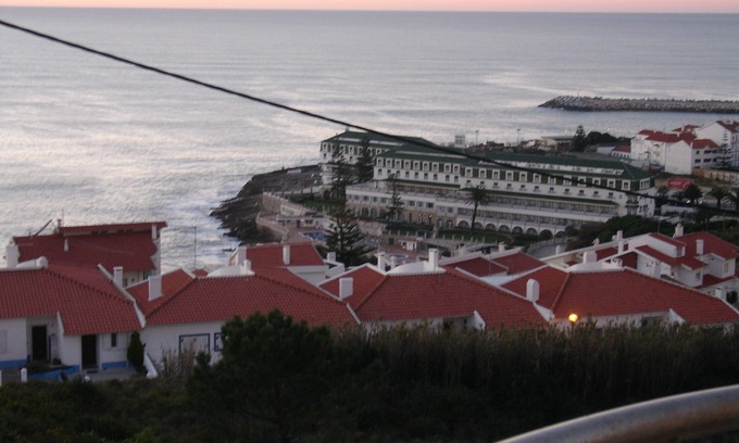 Ericeira Apartamento | Apartamento de lujo en Ericeira w / vista al mar, piscina y 5 minutos andando de la playa