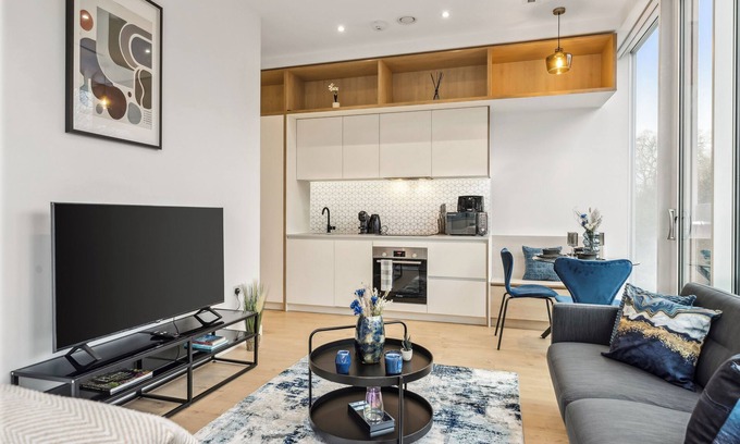 London Borough of Hounslow Apartamento | Luxury Apartment with Orbit Cinema, ZoneX Game Room, Gym, Lounge near Station