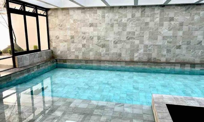 La Carolina Apartamento | Luxury apartment with balcony and view