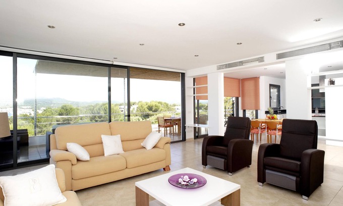 Portocolom Villa | Lujoso apartamento con preciosas vistas, piscina privada y acceso a la playa