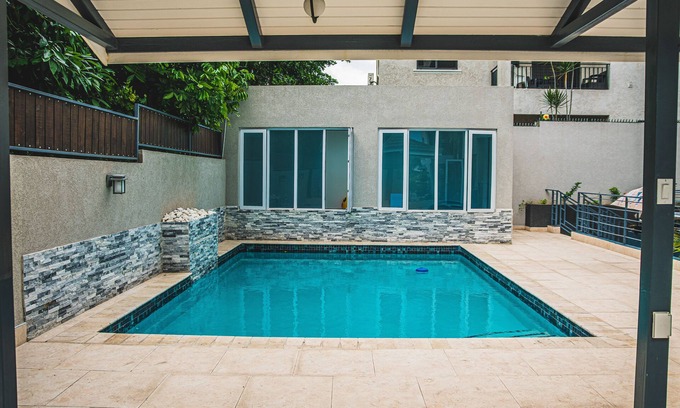 Barbican Condominio | Luxury Apartment with Gym, Swimming Pool, Parking and Wifi