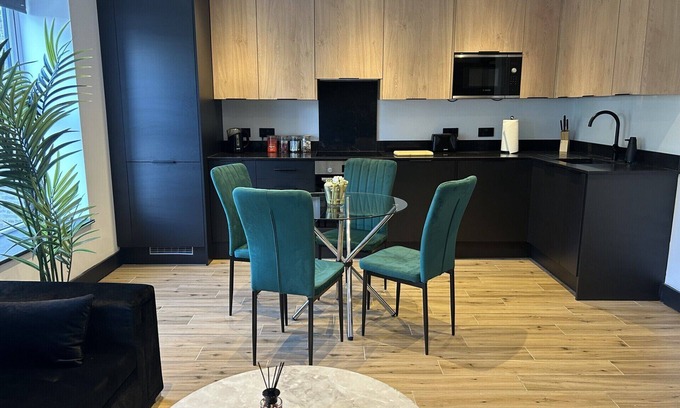 North Finchley Apartamento | Luxury apartment with private balcony