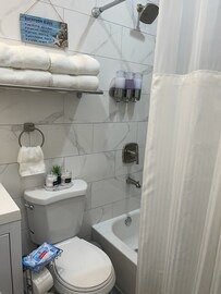 Williamsbridge Casa | Luxury apartments NY 4 Bedrooms 3 Bathroom.