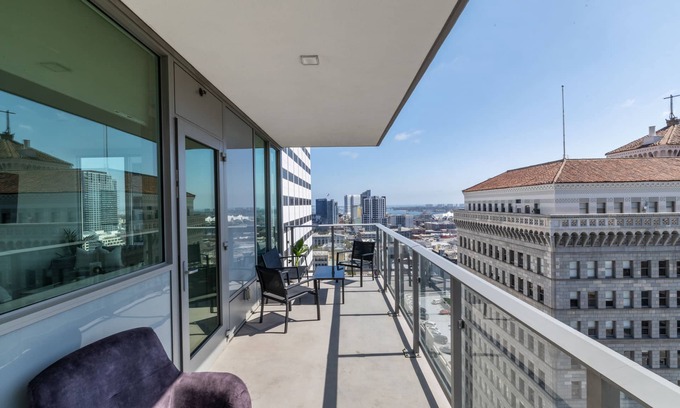 East Village Apartamento | Luxury Apt in Beautiful Downtown San Diego with Epic Amenities