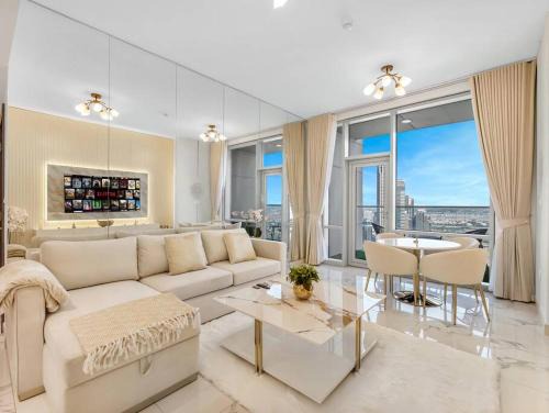 Business Bay Apartamento | Luxury Apt in Business Bay Water canal view