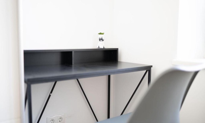 Oberdobling Apartamento | Luxury Apt Overlooking Danube Canal Vienna, Austria for Families - All Supplies Included