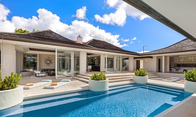 Kuliouou - Kalani Iki Casa | Luxury Architectural Masterpiece w/ Infinity Pool & Stunning Diamond Head Vistas