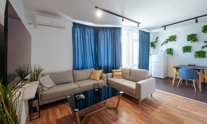Varosha Apartamento | Luxury Art 4 Apartment