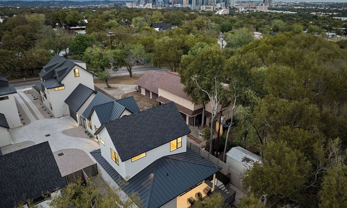 Riverside Casa | Luxury Austin House | Pool & Game Room |Near DT~3