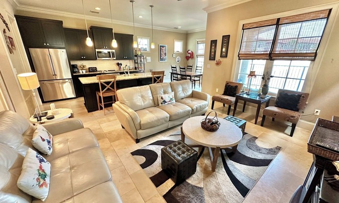 Villa Lago Casa | Luxury Awaits in Your Dream Getaway, Golf cart included! 1953VL