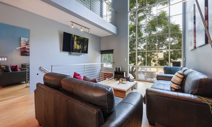 Harborview Casa | Luxury-award winning loft Townhouse, top location