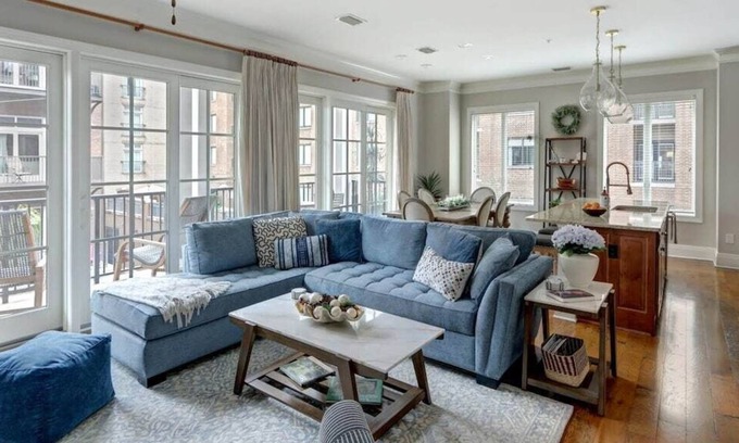 Historic District - North Condominio | Luxury Bay Street Condo featuring Dual King Suites