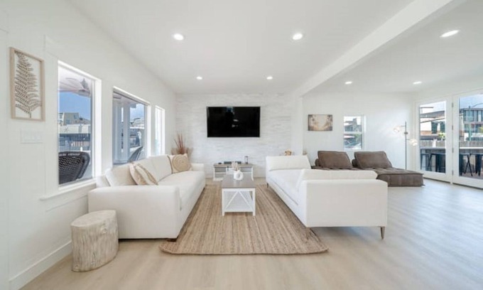 Hermosa Beach Casa | Luxury Beach Bungalow with Hot Tub - Steps to Sand and Pier