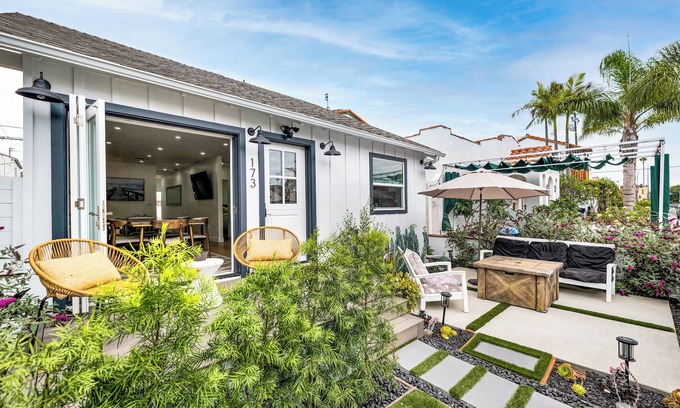 Belmont Shore Casa | Luxury Beach Bungalow in Belmont Shore