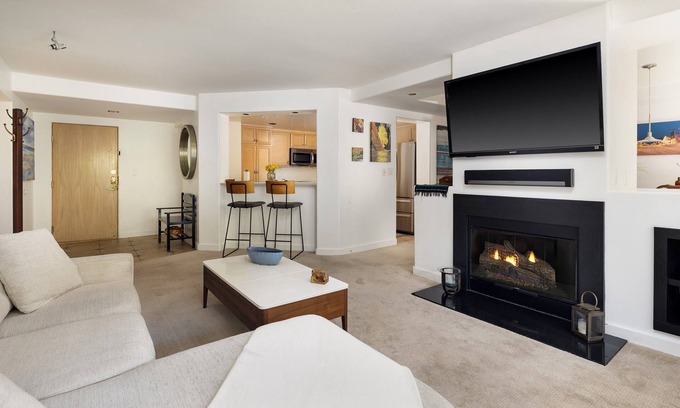 East Beach Condominio | Luxury Beach Hotel transformed to a beautiful condo