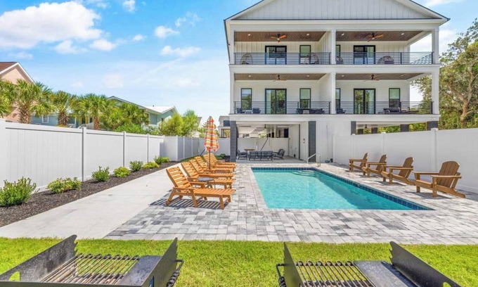Long Bay Estates Casa | Luxury Beach House w/ Access to Remote Beach