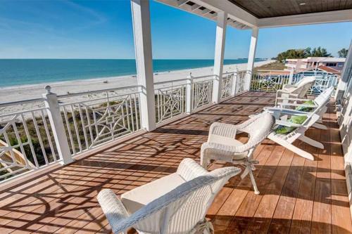 Bradenton Beach Casa | Luxury Beach House On The White Sands of The Gulf of Mexico