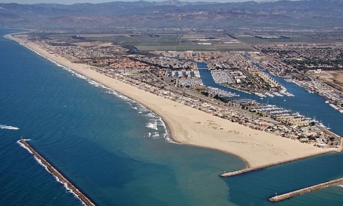 Hollywood Beach Casa | Luxury Beach House Rental in Hollywood Beach, Oxnard, CA