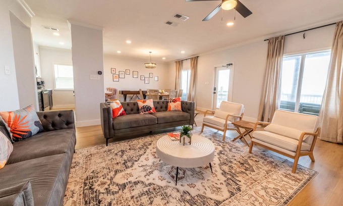 Surfside Beach Casa | Luxury Beachfront Villa - 19 | Newly Renovated | Pet Friendly | 5 Star Amenities