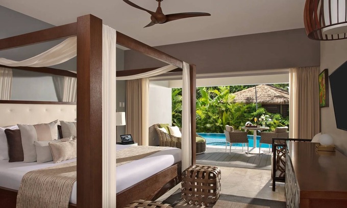 Montego Bay Complejo | Luxury Beachfront All Inclusive Resort Jamaica Swim Out Tropical View