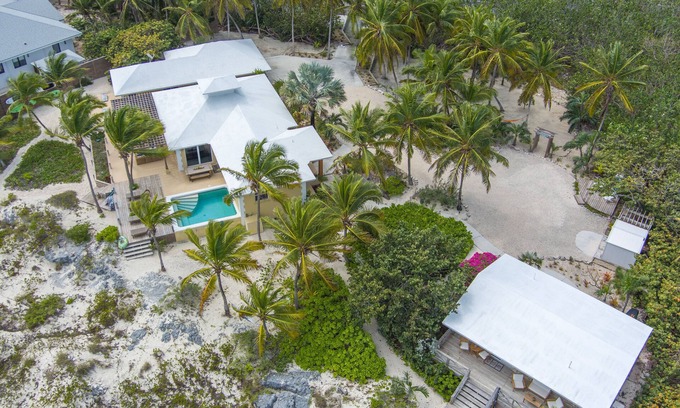 Jimmy Hill Casa | Luxury Beachfront Home with Private Pool