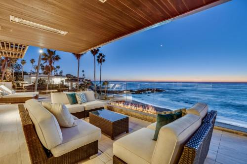 Beach Barber Tract Casa | Luxury Beachfront Home with Hot Tub & Ocean Views
