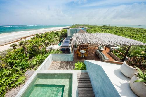 Zona Hotelera Casa | luxury beachfront villa in Sian Kaan