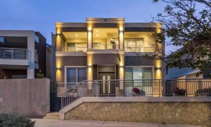 North Coogee Casa | Luxury Beachside Residence