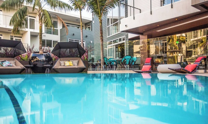 Carthay Circle Apartamento | Luxury Beverly Grove near LACMA w/ W/D & Parking