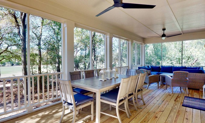 Bald Head Island Casa | Luxury BHI Retreat | Golf Views | 3 King Suites | BHI + Shoals Clubs | Dog Friendly | Kayaks