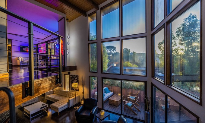 Los Angeles Casa | Luxury Pet Friendly House In The Hills
